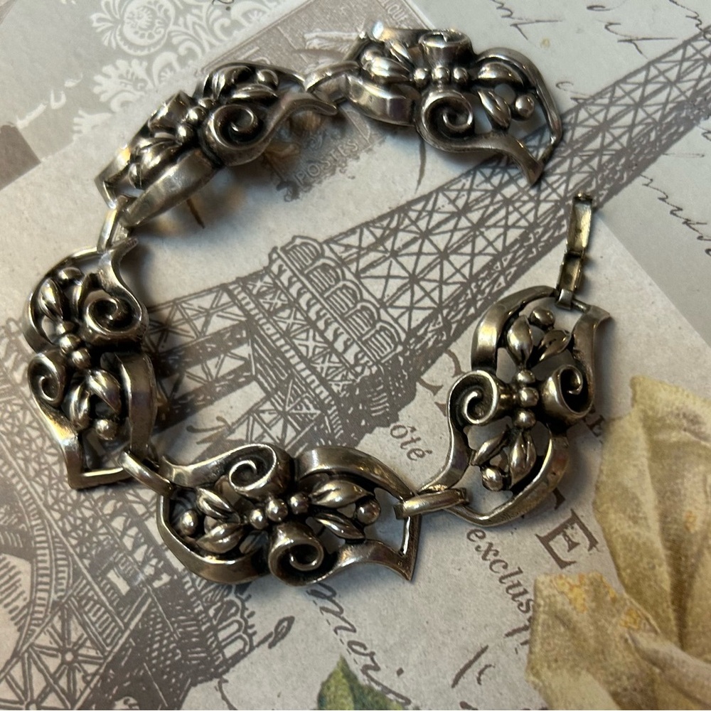 Vintage Floral panel sterling silver bracelet substantial weight - Picture 3 of 6